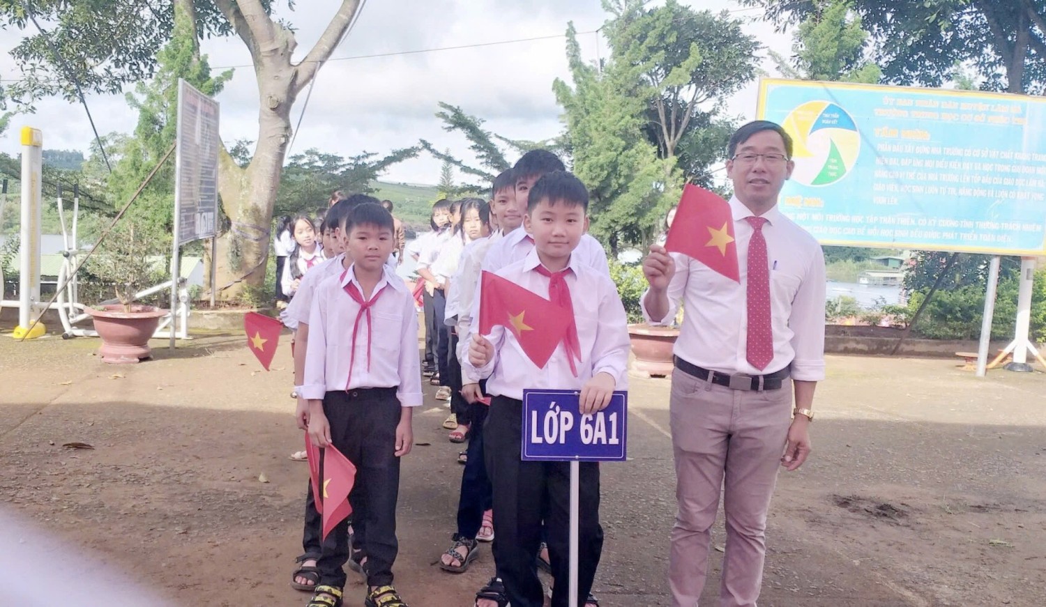 HÌNH ẢNH HOẠT ĐỘNG
