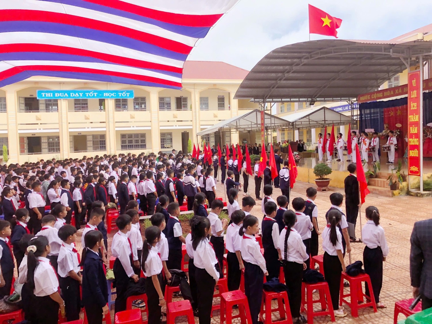 HÌNH ẢNH HOẠT ĐỘNG