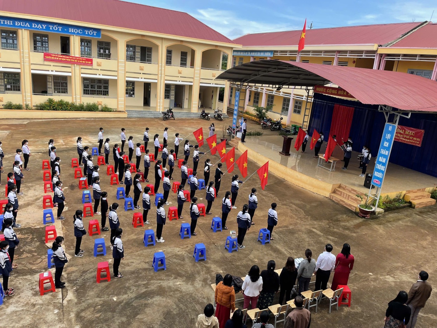 HÌNH ẢNH HOẠT ĐỘNG