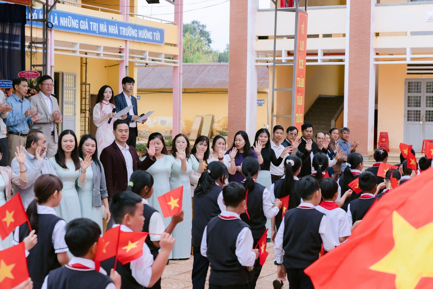 KHAI GIẢNG NĂM HỌC 2024 - 2025